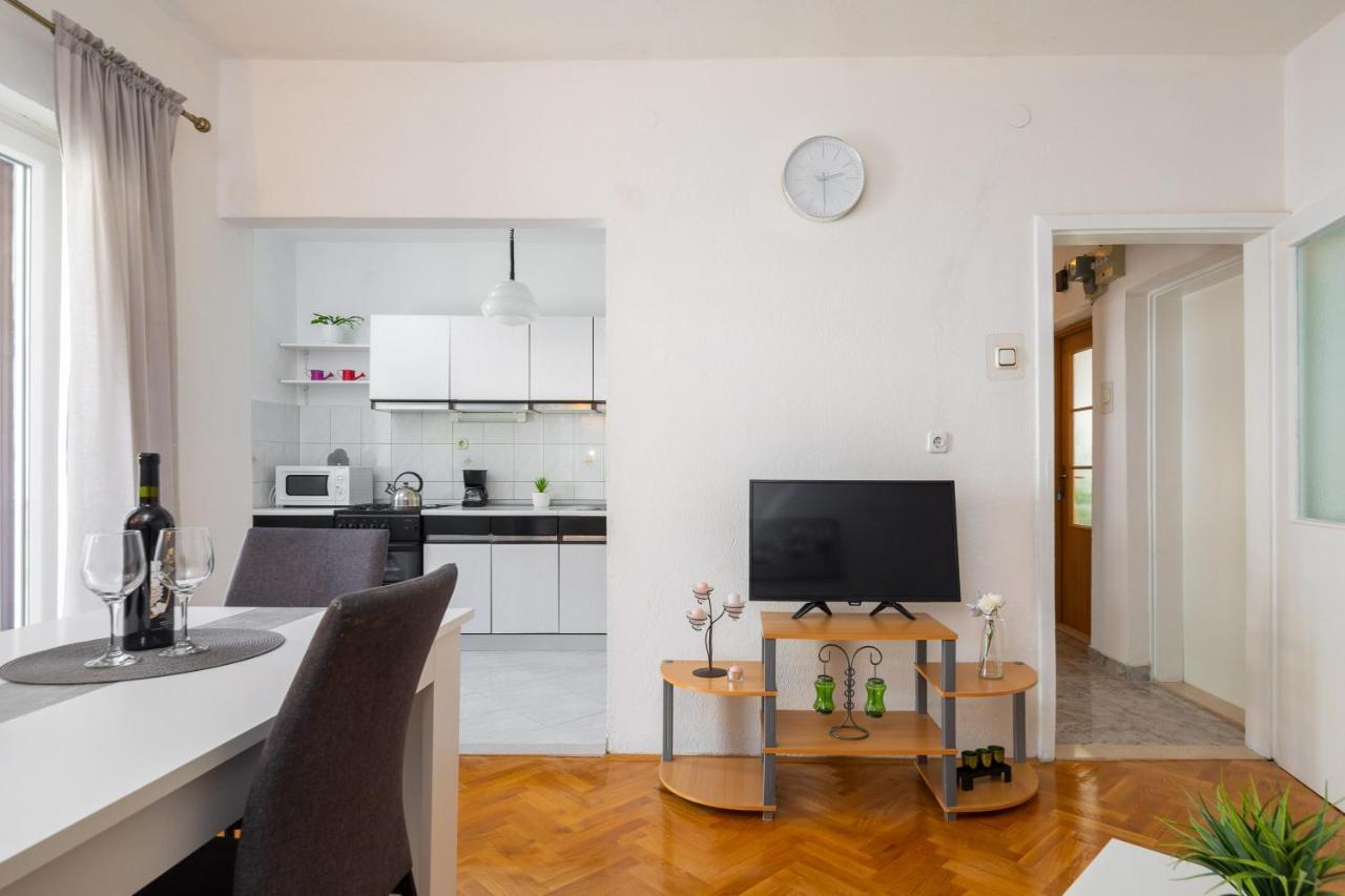 Apartment Beba Dugi Rat Exterior foto